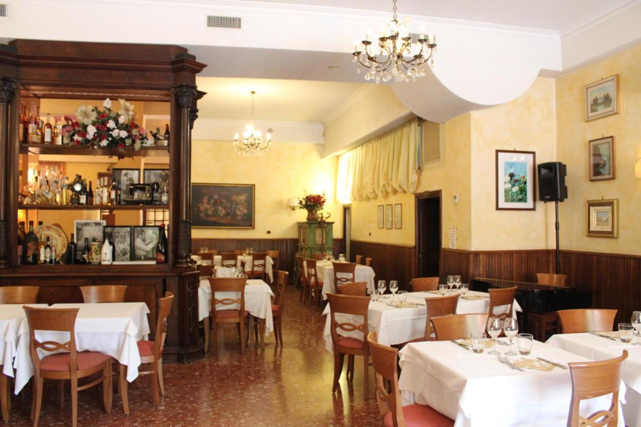 Hotel La Locanda Del Borgo Rome Extérieur photo